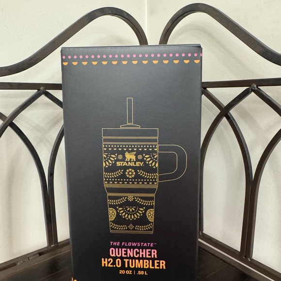 NIB Stanley Dia De Muertas MidnightQuencher H2.0 Tumbler - w/Handle